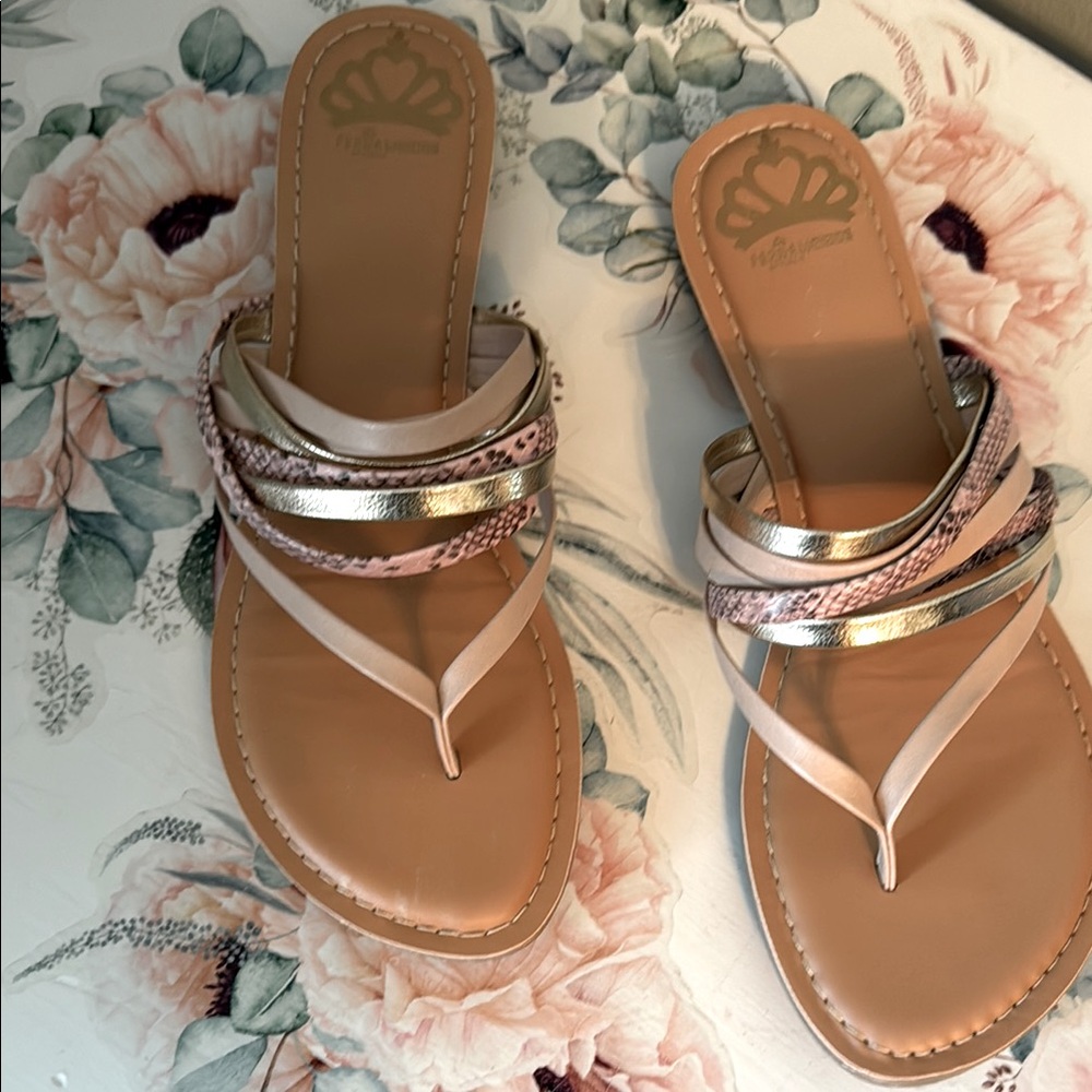Stylish Women's Sandals with Pink and Gold Accents